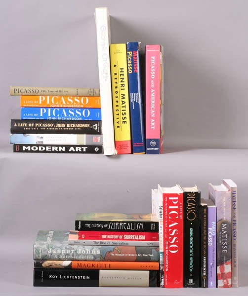 23 PC LOT: ART BOOKS PICASSO MAGRITTE O'KEEKE ETC: A lot of twenty-three fine art books whose subjects include Picasso, Magritte, Lichtenstein, Jasper Johns, and Georgia O'Keefe.