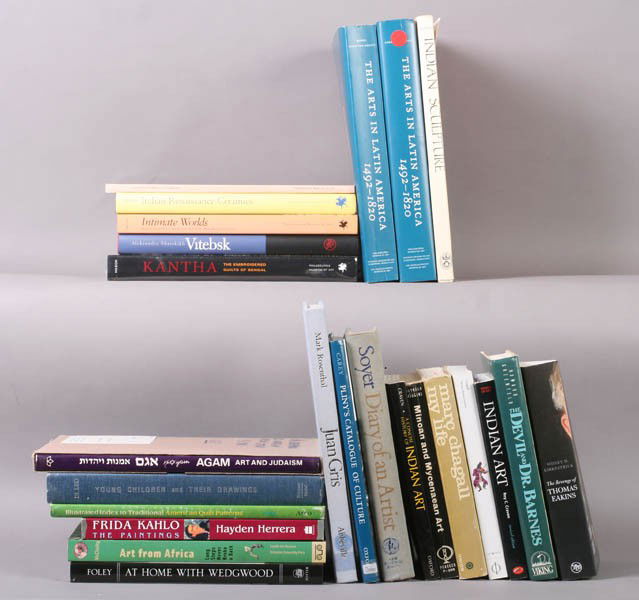 24 PC LOT: FINE ART BOOKS INDIAN EAKINS JAPANESE: A lot of twenty-four art books broaching subjects such as Indian art, Latin American art, Thomas Eakins, Juan Gris, Japanese art and Wedgwood.