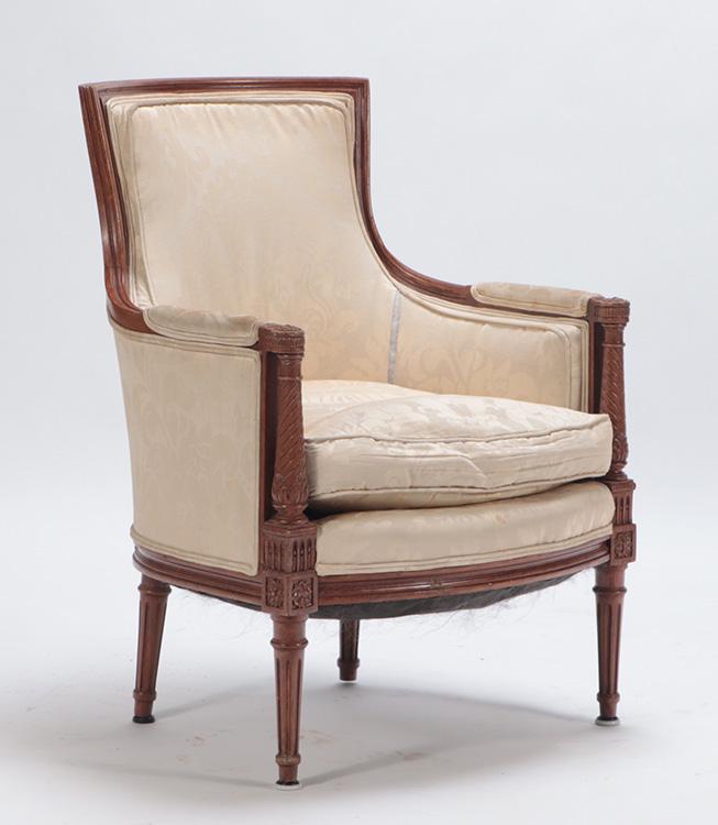 CARVED WALNUT LOUIS XV STYLE BERGERE CHAIR C.1920 (1 of 5)