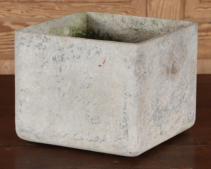 SINGLE FRENCH CAST STONE WILLY GUHL URN C 1970: Single French cast stone Willy Guhl urn C 1970 Ht: 8" Wd: 10" Dpth: 10"