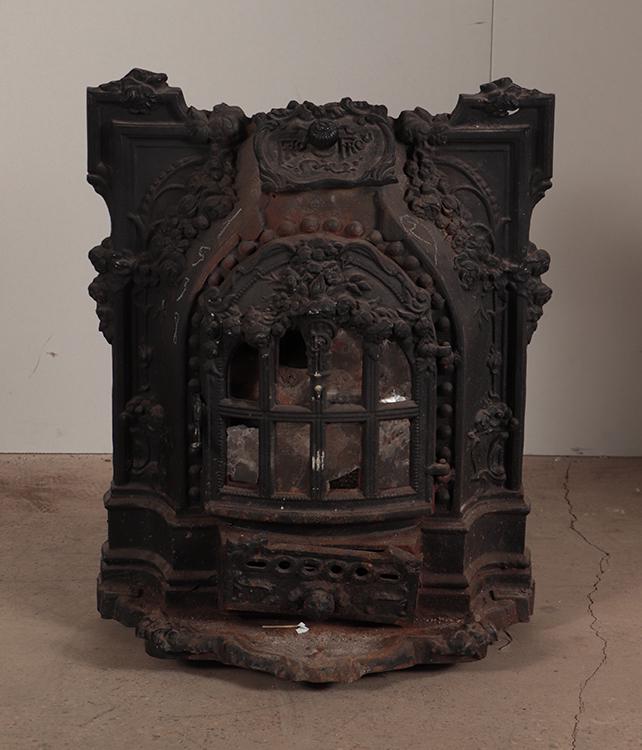 CAST IRON GAS HEATER C 1910. (1 of 6)