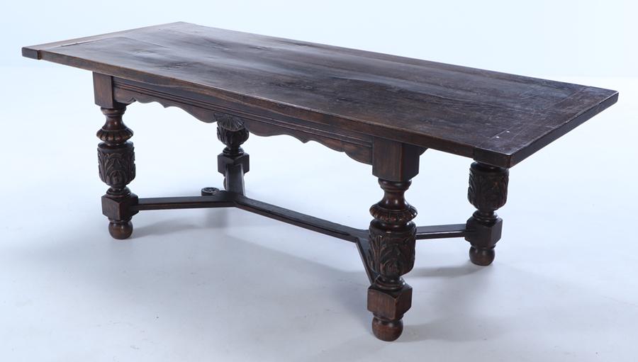 CONTINENTAL CARVED OAK TABLE WITH STRETCHER BASE C 1890. (1 of 5)