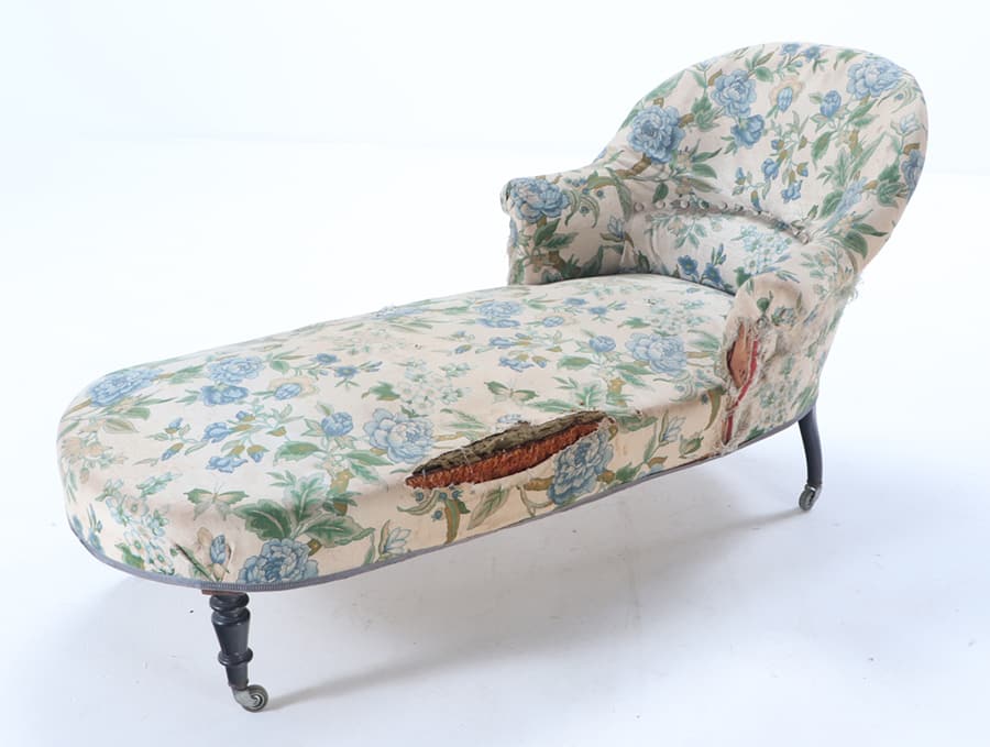 FRENCH NAPOLEON III UPHOLSTERED CHAISE LOUNGE C 1860. (1 of 9)