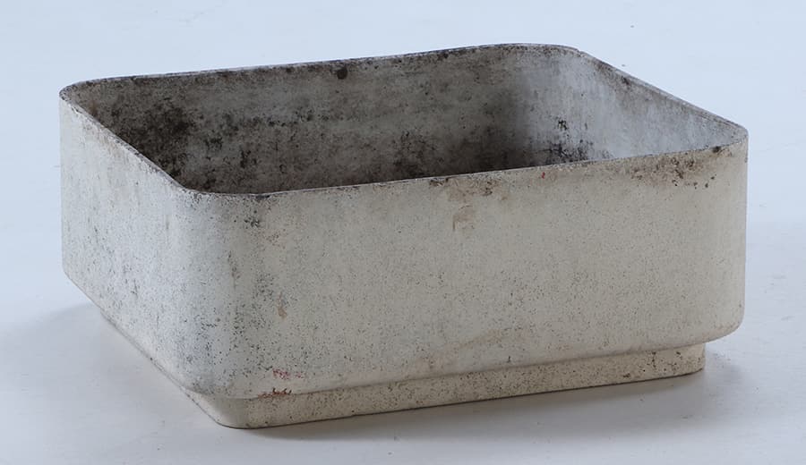 A WILLY GUHL SQUARE PLANTER HAVING A RECCESSED BASE. (1 of 4)