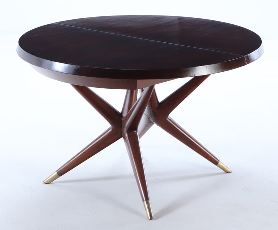 ROUND ITALIAN DINING TABLE WITH TWO LEAVES IN THE MANNER OF ICO PARISI C 1950. (1 of 5)