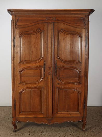 Armoires & Wardrobes