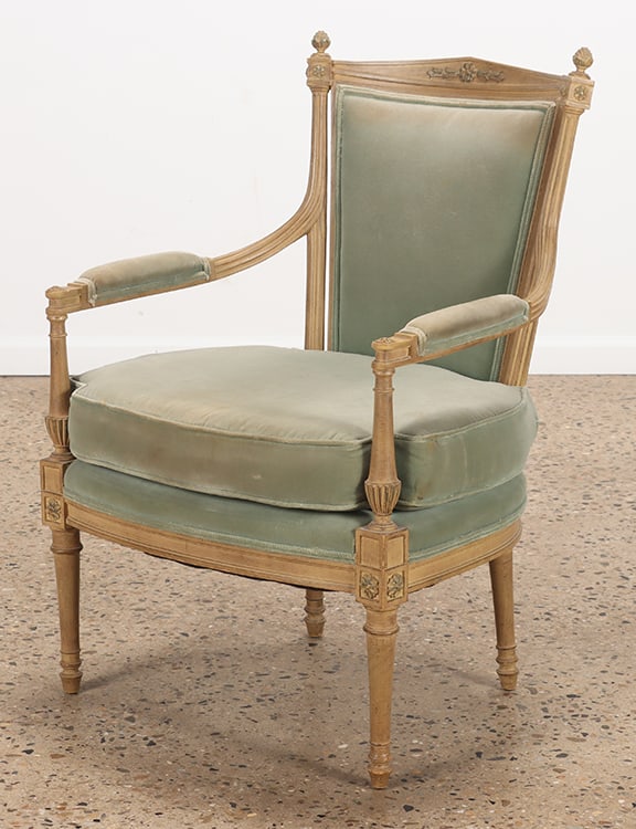 A SOPHISTICATED UPHOLSTERED OPEN ARM CHAIR WITH CARVED AND PAINTED FRAME. (1 of 6)