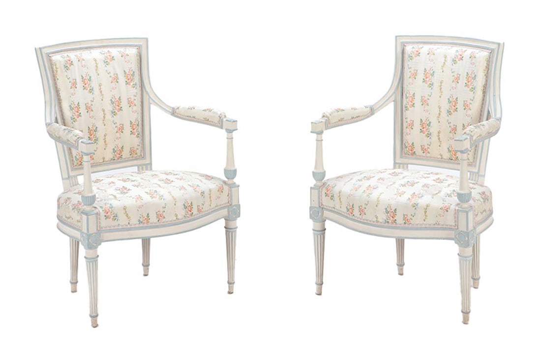 PAIR PAINTED FRENCH DIRECTOIRE STYLE OPEN ARM CHAIRS C 1910. (1 of 9)