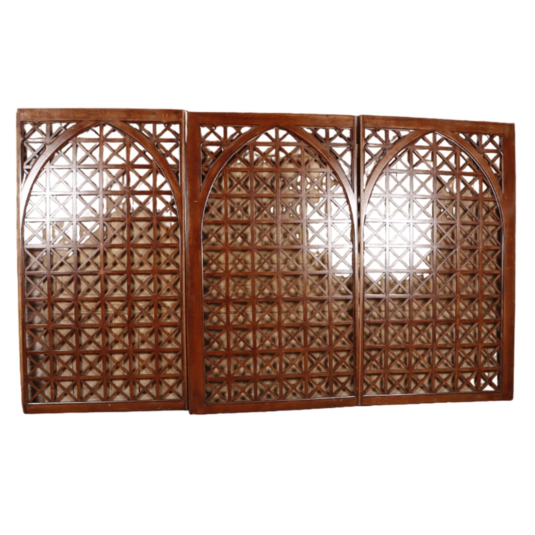 LOT OF THREE OAK TRELLIS PANELS WITH GOTHIC ARCH DESIGN C 1900. (1 of 4)