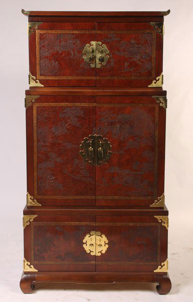 DREXEL HERITAGE CHINOISERIE CABINET ENTERTAINMENT: A Drexel Heritage Asian Inspired entertainment center having Chinoiserie decorated front doors. Ht: 77.5" Width: 39" Depth: 27.5"