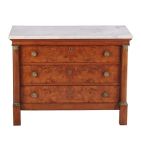 NINETEENTH CENTURY FRENCH EMPIRE BURL WALNUT MARBLE TOP COMMODE HAVING ROUND COLUMNS.