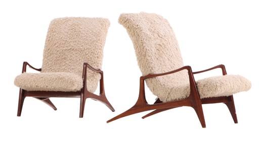 STYLISH PAIR OF WOOD AND FAUX SHEEP SKIN UPHOLSTERED LOUNGE CHAIRS MADE FROM A UNKOWN