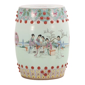 A PAINTED CHINESE PORCELAIN GARDEN SEAT HAVING FAMILLE ROSE MEDALION DECORATION.