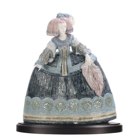 LLADRO "LA MENINA" LARGE PORCELAIN SCULPTURE OF A GIRL IN BALL GOWN NO. 440/1000 C. 1990S