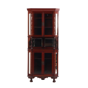 AMERICAN VICTORIAN MAHOGANY CORNER CABINET HAVING BEVELED MIRRORED SIDE PANELS AND BEVELED GLASS
