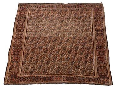 AN ANTIQUE SAROUK RUG C.1920 4'2" X 6'2"