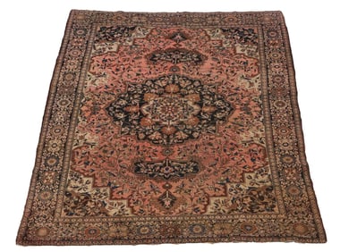 AN ANTIQUE SAROUK RUG C.1900 4'1" X 6'7"