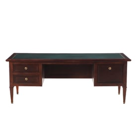 LARGE LATE VICTORIAN OAK AND LEATHER EXECUTIVE SIZE DESK C 1900.