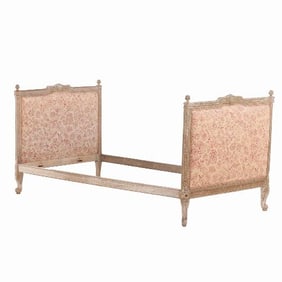 A French Louis XV style carved and painted daybed C 1900 .