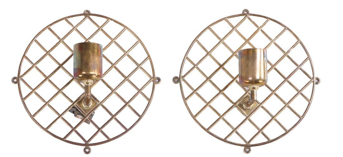 PAIR BRASS SINGLE LIGHT WALL SCONCES WITH WOVEN DESIGN C 1970. (1 of 5)