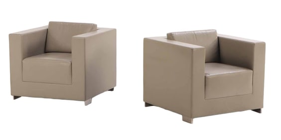 PAIR OF LEATHER CLUB CHAIRS BY BERNHARDT.