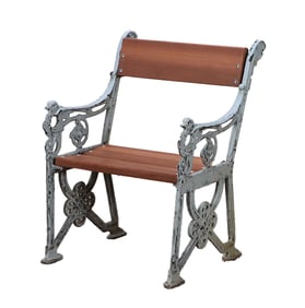 CAST IRON AND WOOD GARDEN CHAIR WITH GRIFFIN MOUNTS.