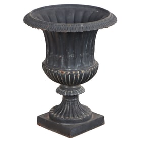 CAST IRON CAMPAGNA FORM GARDEN URN.