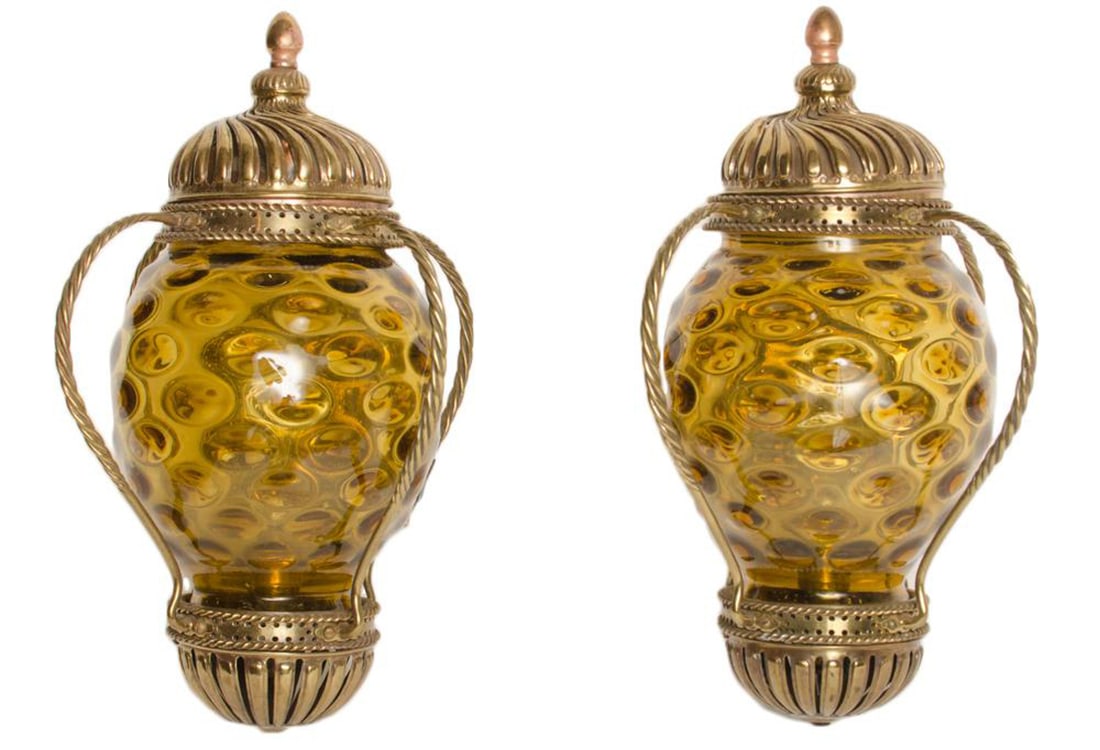 A PAIR OF CARRIAGE LANTERN STYLE WALL SCONCES CIRCA 1890.