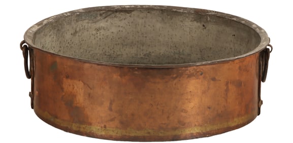 LARGE FRENCH COPPER POT WITH IRON HANDLES.