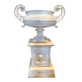 MONUMENTAL VICTORIAN CAST IRON GARDEN URN FROM PHILADELPHIA ON PEDESTAL C 1890. THE URN HAVING