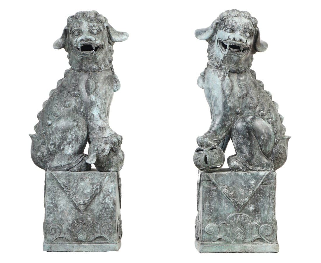 PAIR OF 27" BRONZE FOO DOGS WITH NICE OLD PATINA. (1 of 7)
