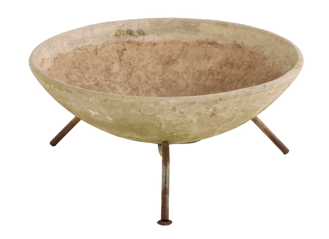 FRENCH CAST STONE PLANTER ON A METAL BASE IN THE MANNER OF WILLY GUHL C 1970.: French cast stone planter on a metal base in the manner of Willy Guhl C 1970. Ht: 13.5" Wd: 32" Dpth: 32"