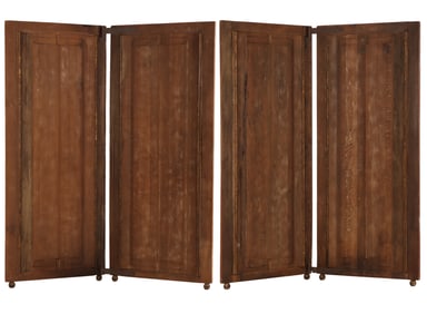 TWO PAIRS OF EDWARDIAN OAK FOLDING SCREENS HAVING BUN FEET AND BRASS HINGES CIRCA 1900.