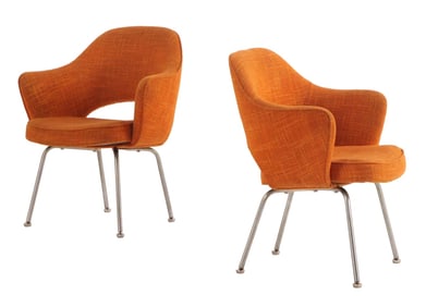 PAIR OF EERO SAARINEN KNOLL FOR IBM EXECUTIVE CHAIRS.