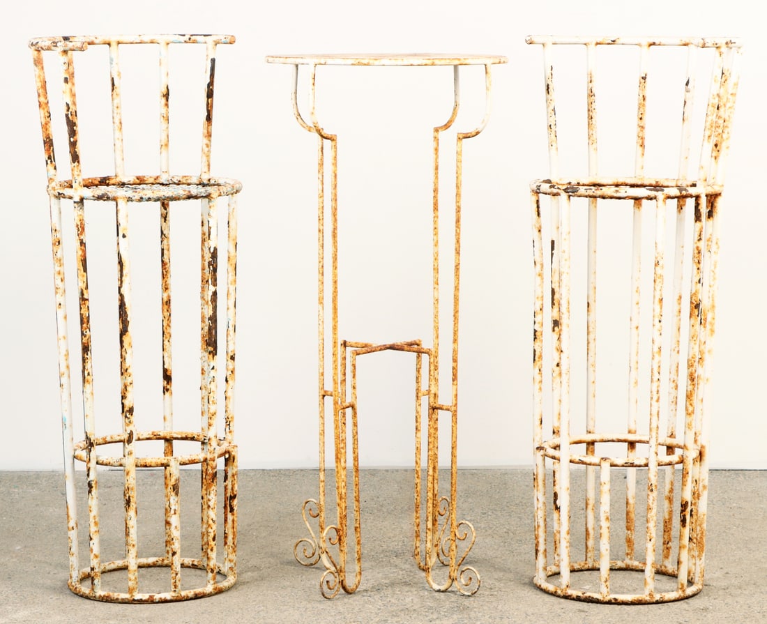 FRENCH THREE PIECE PAINTED IRON BISTRO SET IN THE MANNER OF JEAN ROYERE C 1960. (1 of 10)