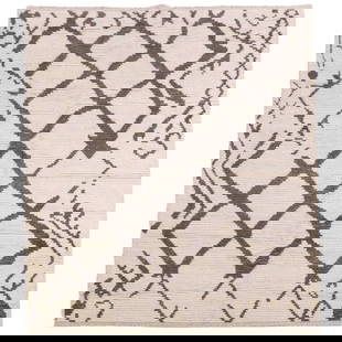 A MOROCCAN STYLE AREA RUG 5'2" X 8'2": A Moroccan style area rug 5'2" x 8'2" Ht: 5'2" Wd: 8'2"