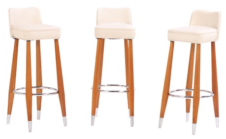 THREE RESTORED ITALIAN MODERN BAR STOOLS WITH LEATHER UPHOLSTERY AND CHROME DETAILS C 1950.