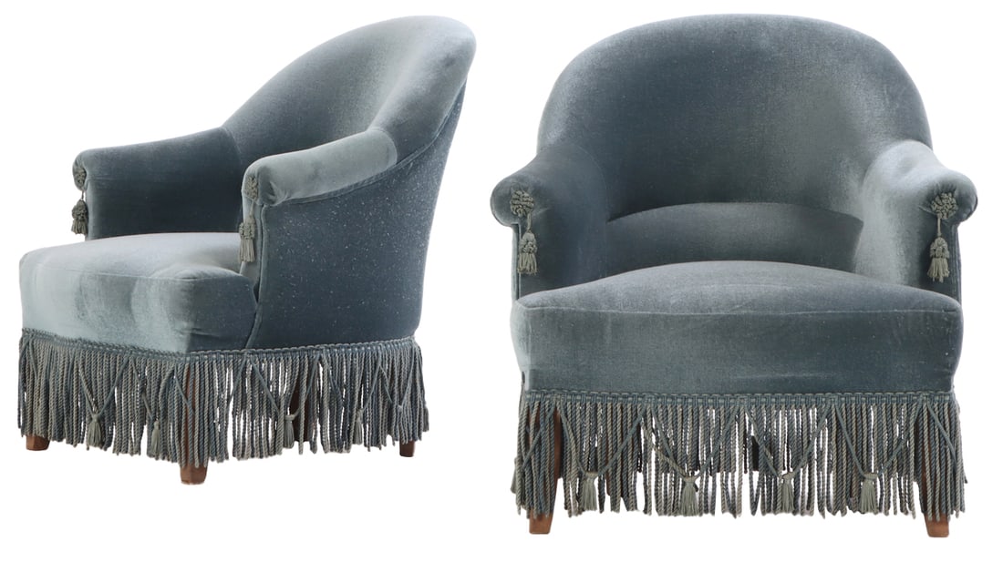 PAIR OF FRENCH NAPOLEON III STYLE LOUNGE CHAIRS C 1920.: Pair of French Napoleon III style lounge chairs C 1920. Ht: 28.5" Wd: 27" Dpth: 27" Seat: 15"