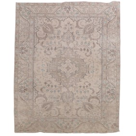 A SEMI ANTIQUE PERSIAN TABRIZ RUG 6'6"X 9'4"