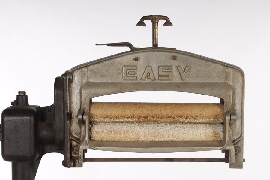 VINTAGE COPPER WASHING MACHINE C. 1915 - 3