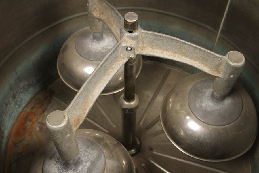 VINTAGE COPPER WASHING MACHINE C. 1915 - 5