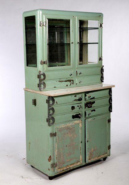 VINTAGE ART DECO METAL DENTAL CABINET : Lot 485