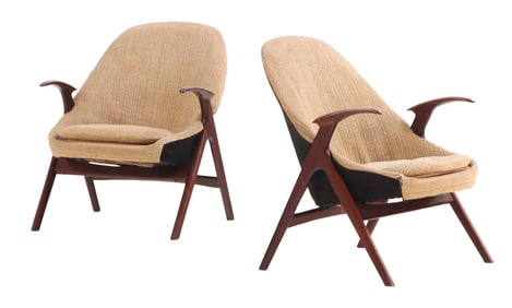 PAIR DANISH STYLE LOUNGE CHAIRS WITH FLOATING ARMS C 1955.