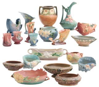 20 PIECE LOT OF ROSEVILLE POTTERY INCLUDING VASES, BOWLS, EWER AND WALL POCKET IN VARIOUS PATTERNS C