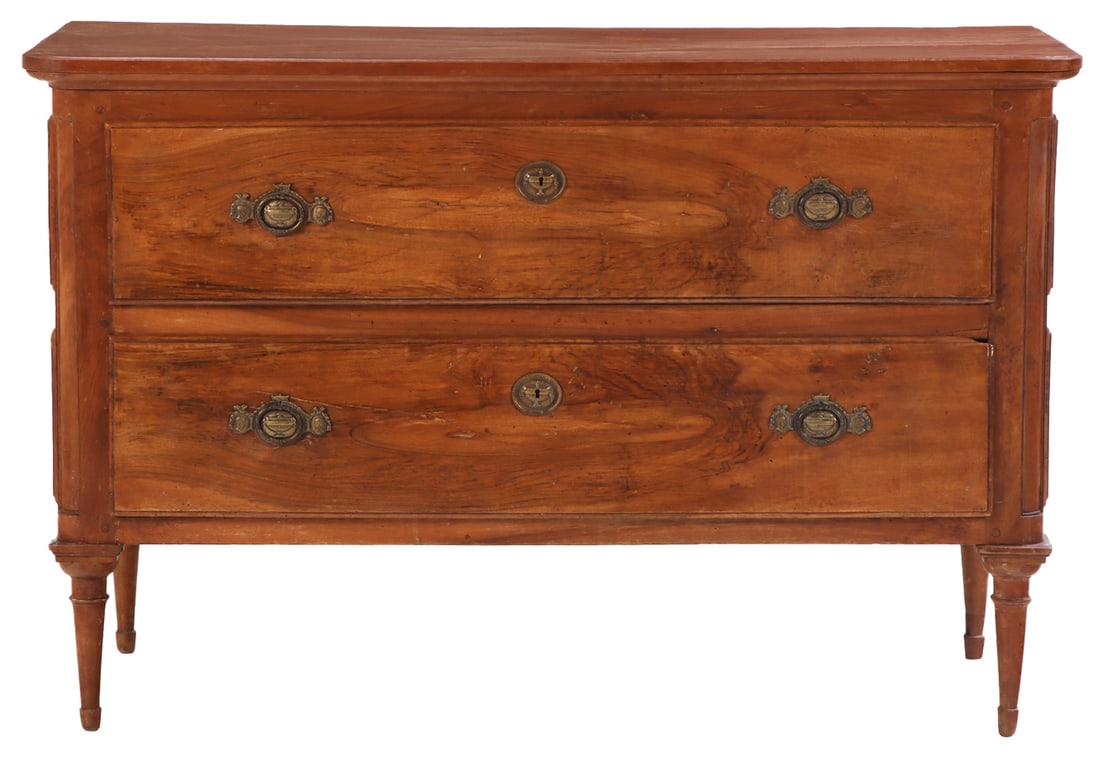 AN ELEGANT EIGHTEENTH CENTURY ITALIAN TWO DRAWER WALNUT COMMODE. (1 of 7)