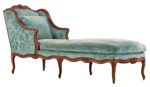 19TH C FRENCH CARVED WALNUT CHAISE LOUNGE IN THE LOUIS XV STYLE UPHOLSTERED IN A LUXURIOUS FABRIC.