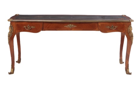 FRENCH REGENCE STYLE KINGWOOD BRONZE MOUNTED BUREAU PLAT HAVING THREE DRAWERS AND A LEATHER TOP