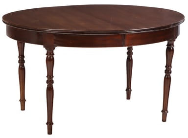 OVAL MAHOGANY NINETEENTH CENTURY DINING TABLE WITH FOUR CENTER LEGS AND TWO LEAVES.