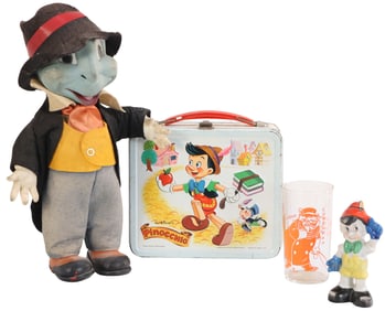 COLLECTION OF VINTAGE WALT DISNEY COLLECTIBLES INCLUDING GLASS TUMBLERS, GUND JIMINY CRICKET,