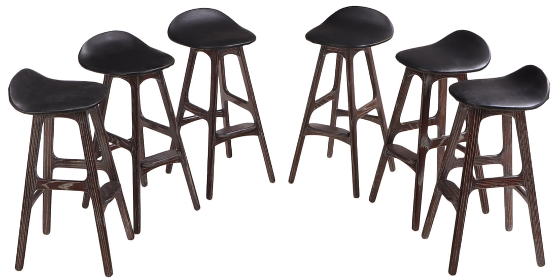 SIX MATCHING DARK CERUSED OAK AND LEATHER BAR STOOLS HAVING SHAPED SEATS.: Six matching dark cerused oak and leather bar stools having shaped seats. Ht: 33" Wd: 16" Dpth: 15" Seat: 30"